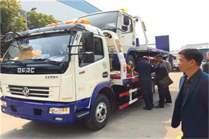 港南汽车道路救援拖车价格